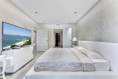 Condo in Miami, Florida, 2 bedrooms  № 1989467 - photo 16