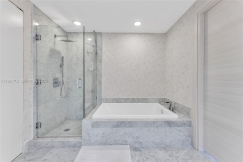 Condo in Miami, Florida, 2 bedrooms  № 1989467 - photo 20