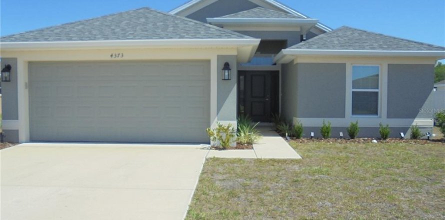 House in Ocala, Florida 4 bedrooms, 152.27 sq.m. № 1652099