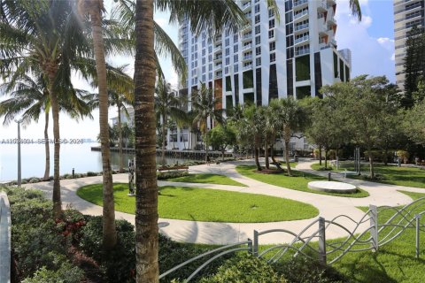 Copropriété à louer à Miami, Floride: 2 chambres, 102.56 m2 № 2085622 - photo 11