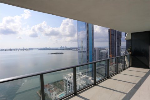 Copropriété à louer à Miami, Floride: 2 chambres, 102.56 m2 № 2085622 - photo 3