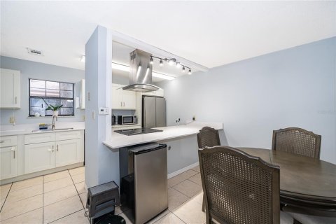 Touwnhouse à vendre à Altamonte Springs, Floride: 3 chambres, 107.67 m2 № 2094242 - photo 4