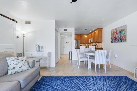 Copropriété à louer à Sarasota, Floride: 2 chambres, 89.84 m2 № 2417035 - photo 7