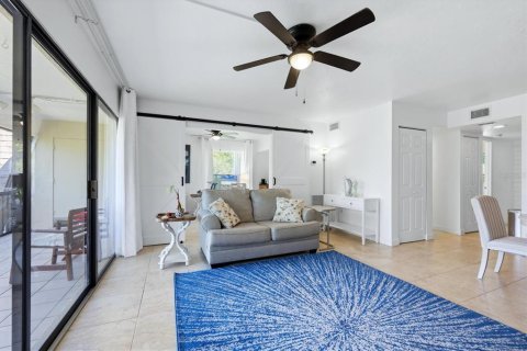 Copropriété à louer à Sarasota, Floride: 2 chambres, 89.84 m2 № 2417035 - photo 5