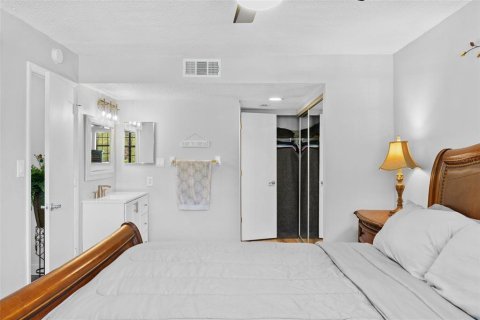 Condo in Port Charlotte, Florida, 3 bedrooms  № 1798287 - photo 16