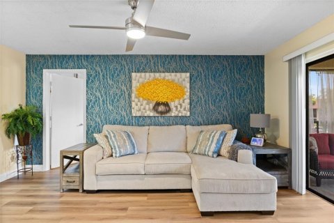 Condo in Port Charlotte, Florida, 3 bedrooms  № 1798287 - photo 12