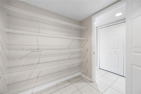 Villa ou maison à vendre à Deltona, Floride: 4 chambres, 280.19 m2 № 2436827 - photo 18