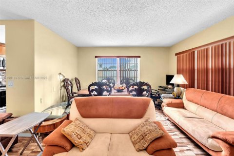 Condominio en venta en Deerfield Beach, Florida, 1 dormitorio, 65.03 m2 № 1947912 - foto 6
