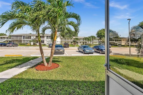 Condominio en venta en Deerfield Beach, Florida, 1 dormitorio, 65.03 m2 № 1947912 - foto 30