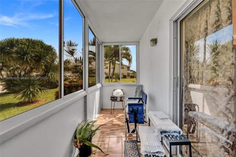Condominio en venta en Deerfield Beach, Florida, 1 dormitorio, 65.03 m2 № 1947912 - foto 28