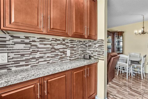 Condominio en venta en Deerfield Beach, Florida, 1 dormitorio, 65.03 m2 № 1947912 - foto 18