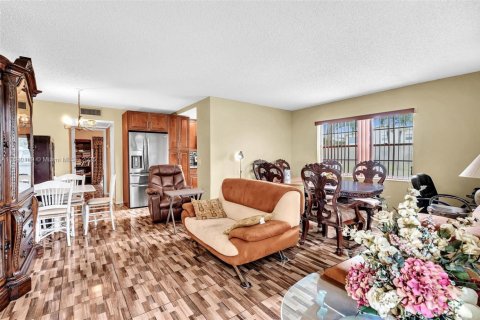 Condominio en venta en Deerfield Beach, Florida, 1 dormitorio, 65.03 m2 № 1947912 - foto 5
