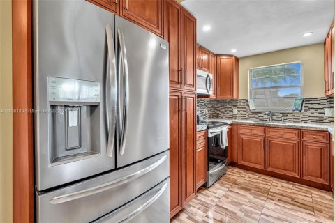 Condominio en venta en Deerfield Beach, Florida, 1 dormitorio, 65.03 m2 № 1947912 - foto 11