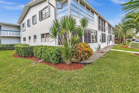 Condominio en venta en Deerfield Beach, Florida, 1 dormitorio, 65.03 m2 № 1947912 - foto 3