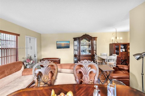 Condominio en venta en Deerfield Beach, Florida, 1 dormitorio, 65.03 m2 № 1947912 - foto 8