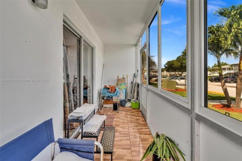 Condominio en venta en Deerfield Beach, Florida, 1 dormitorio, 65.03 m2 № 1947912 - foto 29