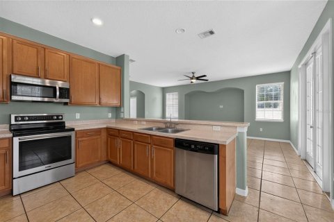 Casa en venta en Orlando, Florida, 5 dormitorios, 294.04 m2 № 2387477 - foto 7
