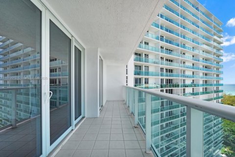 Condo in Sunny Isles Beach, Florida, 1 bedroom  № 1779711 - photo 12