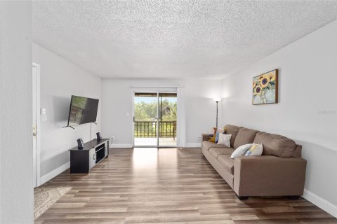 Condo in Gainesville, Florida, 1 bedroom № 2112851 - photo 6
