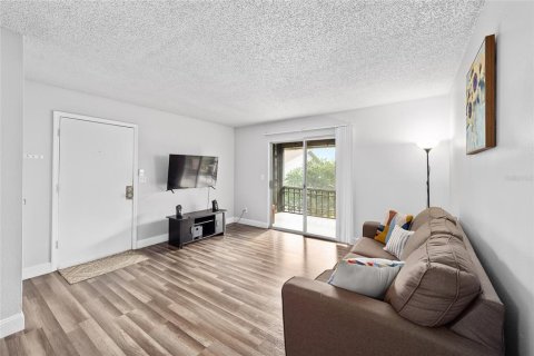 Condo in Gainesville, Florida, 1 bedroom № 2112851 - photo 5