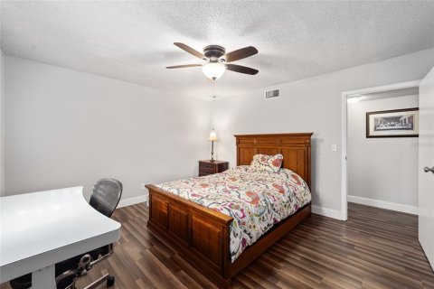Condo in Gainesville, Florida, 1 bedroom № 2112851 - photo 13