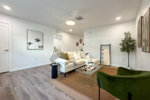 Appartement à louer à Gainesville, Floride: 3 chambres, 102.84 m2 № 2431940 - photo 2