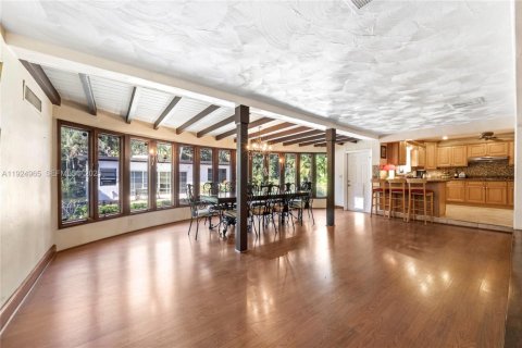 Casa en venta en Plantation, Florida, 4 dormitorios, 250.28 m2 № 1986769 - foto 7