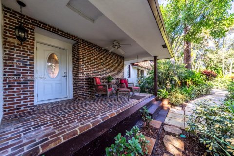 Casa en venta en Plantation, Florida, 4 dormitorios, 250.28 m2 № 1986769 - foto 3