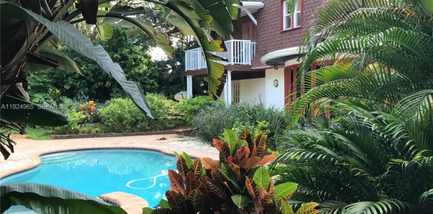 Casa en Plantation, Florida 4 dormitorios, 250.28 m2 № 1986769