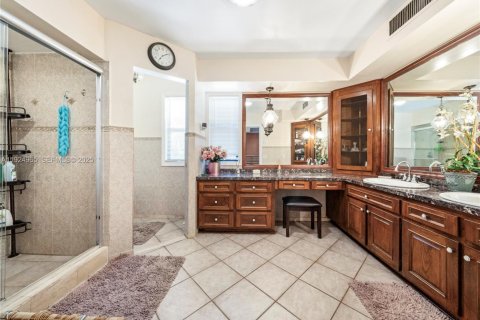 Casa en venta en Plantation, Florida, 4 dormitorios, 250.28 m2 № 1986769 - foto 14