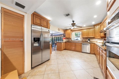 Casa en venta en Plantation, Florida, 4 dormitorios, 250.28 m2 № 1986769 - foto 9