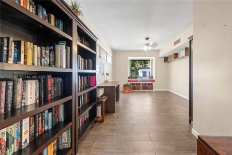 Casa en venta en Plantation, Florida, 4 dormitorios, 250.28 m2 № 1986769 - foto 15