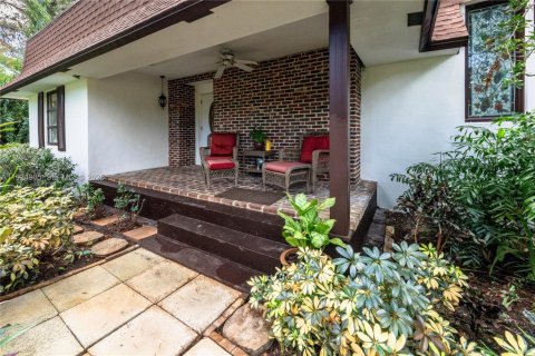 Casa en venta en Plantation, Florida, 4 dormitorios, 250.28 m2 № 1986769 - foto 4