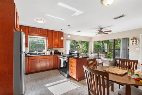 House in Tampa, Florida 2 bedrooms, 94.95 sq.m. № 1795012 - photo 6