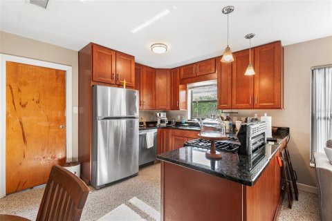 House in Tampa, Florida 2 bedrooms, 94.95 sq.m. № 1795012 - photo 8