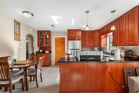 House in Tampa, Florida 2 bedrooms, 94.95 sq.m. № 1795012 - photo 11