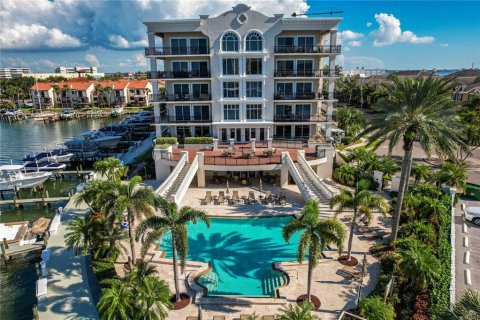 Condominio en venta en Clearwater, Florida, 3 dormitorios, 231.42 m2 № 2098722 - foto 3