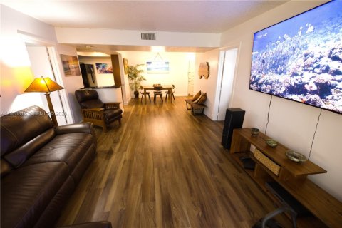 Купить кондоминиум в Лодерхилл, Флорида 2 спальни, 100.8м2, № 2040721 - фото 9