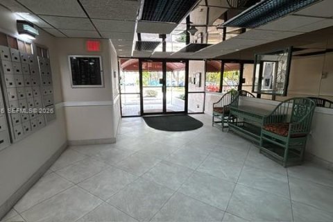 Condo in Lauderhill, Florida, 2 bedrooms  № 2040721 - photo 20