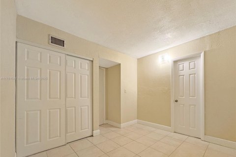 Купить кондоминиум в Плантация, Флорида 2 спальни, 87.33м2, № 1957887 - фото 12