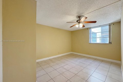 Купить кондоминиум в Плантация, Флорида 2 спальни, 87.33м2, № 1957887 - фото 7