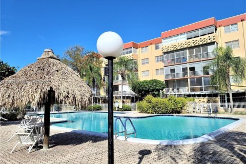 Купить кондоминиум в Плантация, Флорида 2 спальни, 87.33м2, № 1957887 - фото 16