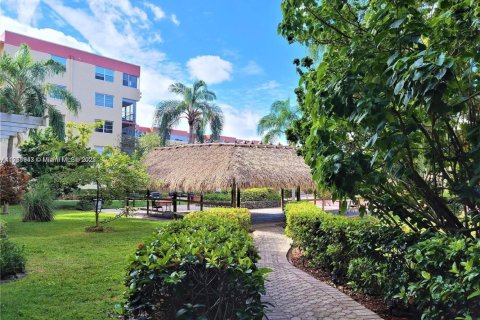 Купить кондоминиум в Плантация, Флорида 2 спальни, 87.33м2, № 1957887 - фото 17