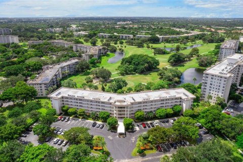 Condo in Pompano Beach, Florida, 2 bedrooms № 2254692 - photo 28