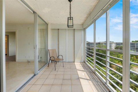Condo in Pompano Beach, Florida, 2 bedrooms № 2254692 - photo 26
