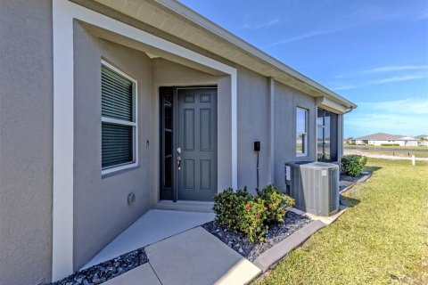 Villa ou maison à vendre à Punta Gorda, Floride: 2 chambres, 140.28 m2 № 2151789 - photo 6