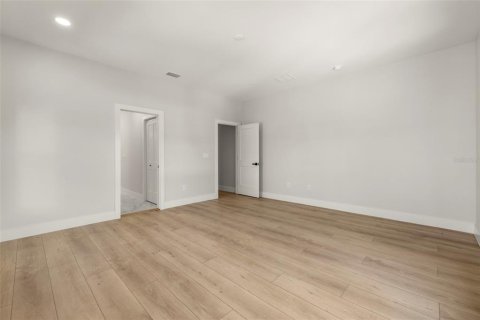 Immobilier commercial à vendre à Tampa, Floride: 18 chambres, 1269.23 m2 № 1745029 - photo 29