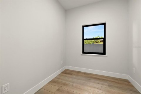 Immobilier commercial à vendre à Tampa, Floride: 18 chambres, 1269.23 m2 № 1745029 - photo 22