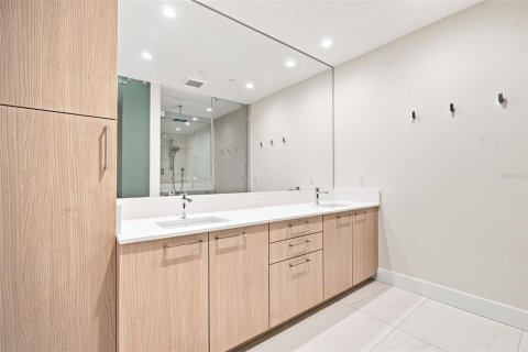 Condo in Saint Petersburg, Florida, 3 bedrooms № 2226292 - photo 20
