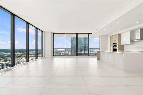 Condo in Saint Petersburg, Florida, 3 bedrooms № 2226292 - photo 12